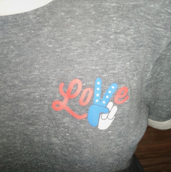 Old Navy Peace Love Top - Picture 2 of 4